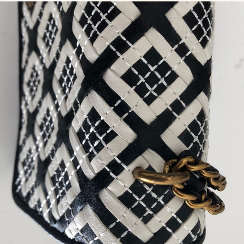 💕SALE💕Tory Burch Robinson woven satchel - Picture 9 of 9